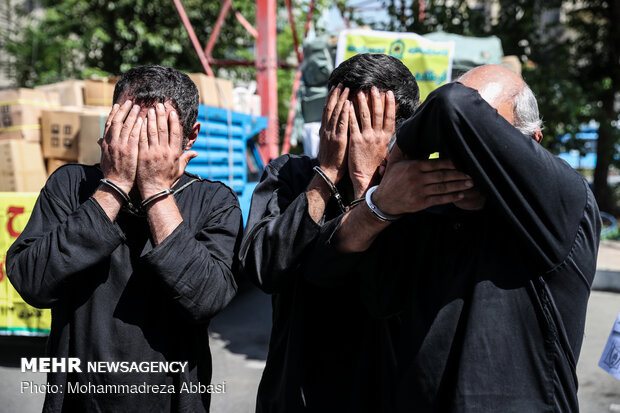 تہران میں پولیس کی رعد کارروائی کا سلسلہ جاری