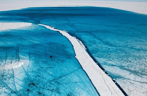 VIDEO: Heatwaves melting billion tons of ice in Greenland 