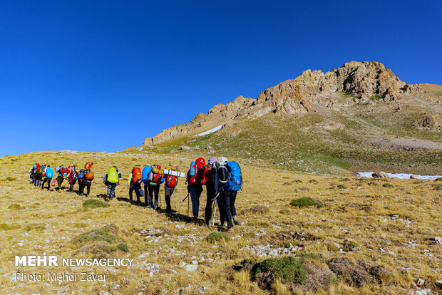 صعود تابستانی به قله بوزسینا(بوزسینه)  در آذربایجان غربی