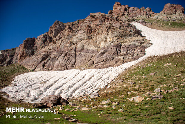 صعود تابستانی به قله بوزسینا(بوزسینه)  در آذربایجان غربی