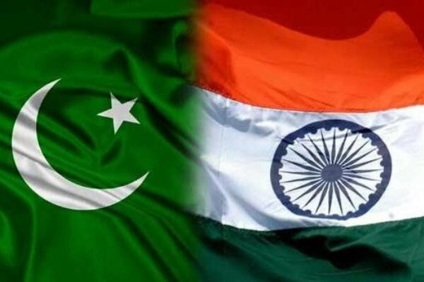 پاکستان، هند را به استفاده از بمب خوشه‌ای در مرز کشمیر متهم کرد