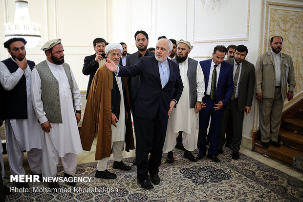 Iranian FM Zarif meets with Afghan Senate chairman