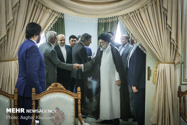 Meeting between Iran's Judiciary chief and Afghan Senate chairman