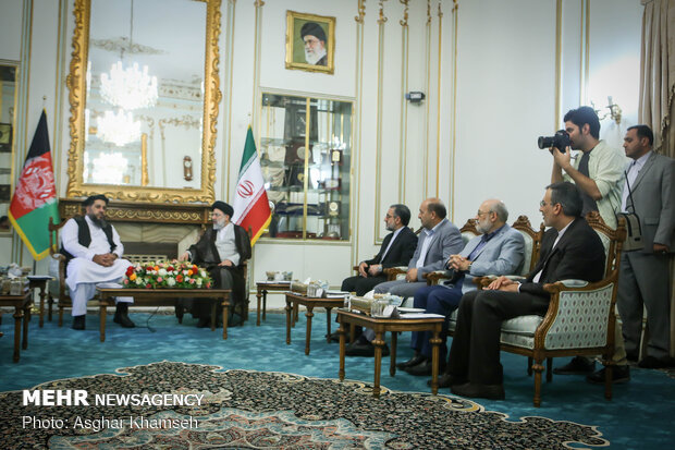 Meeting between Iran's Judiciary chief and Afghan Senate chairman