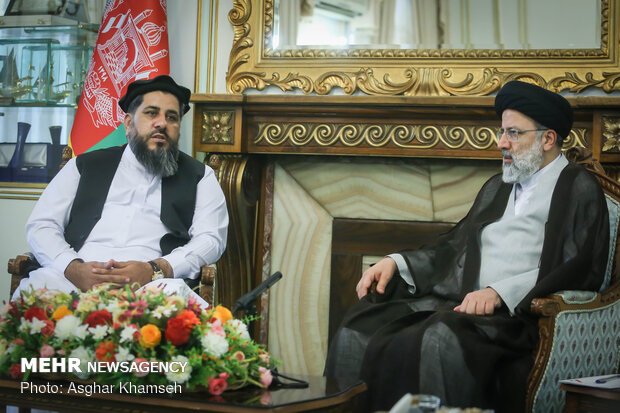 Meeting between Iran's Judiciary chief and Afghan Senate chairman