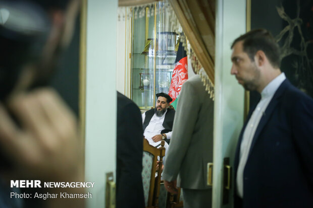 Meeting between Iran's Judiciary chief and Afghan Senate chairman