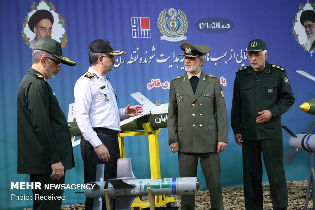 Iran Defense Ministry unveils UCAV precious guided bombs, missiles