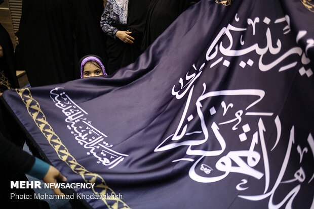 آئین رونمایی از پرچم جدید گنبد حرم حضرت زینب(س)
