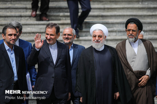 Pres. Rouhani meets reporters on Nat. Journalists' Day