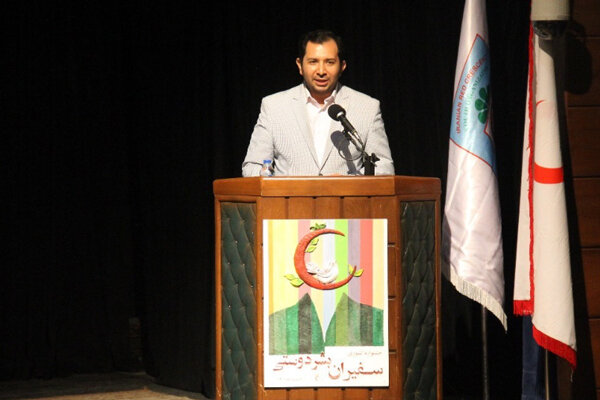 جایگزینی فضای مجازی بجای فرهنگ شفاهی در جامعه نگران کننده است جایگزینی فضای مجازی بجای فرهنگ شفاهی در جامعه نگران کننده است