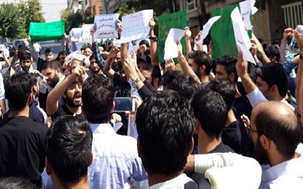 ہندوستان کے زير انتظام کشمیر میں مارچ کی کال ہندوستان کے زير انتظام کشمیر میں مارچ کی کال