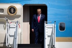 Trump apar topar Beyaz Saray'a döndü!