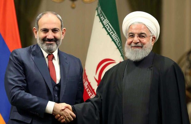 Armenian PM invites Iranian pres. to EAEU leaders’ meeting: report