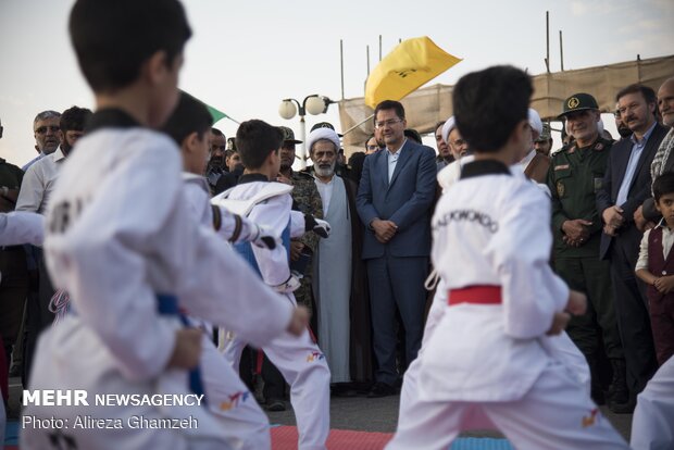 Commemorating martyrs in Shahroud