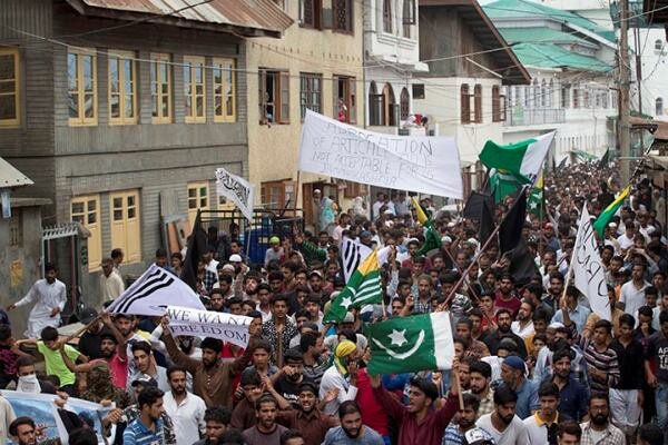 ناروے میں پاکستانیوں اور کشمیریوں کا بھارت کے خلاف مظاہرہ