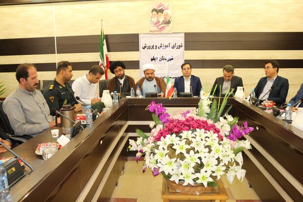 ظرفیت نخبگان در ادارات آموزش وپرورش استان بوشهر استفاده شود