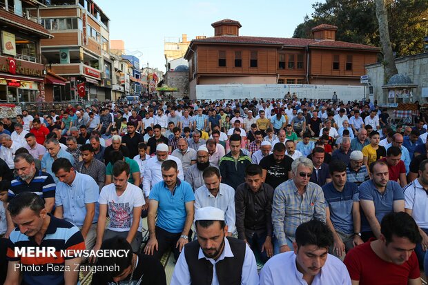 اقامه نماز عید سعید قربان در مسجدایوب سلطان استانبول