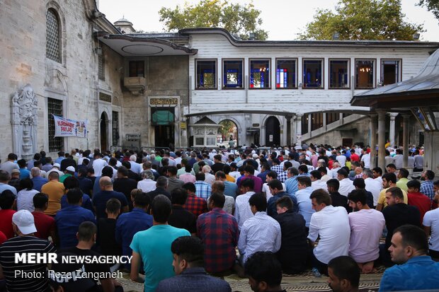 اقامه نماز عید سعید قربان در مسجدایوب سلطان استانبول