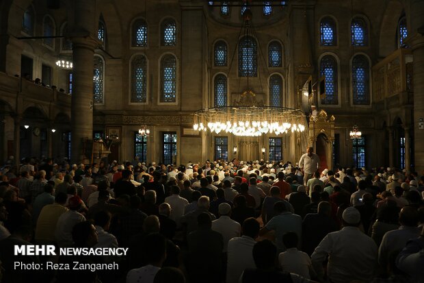 اقامه نماز عید سعید قربان در مسجدایوب سلطان استانبول