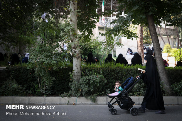 مراسم دعای عرفه در مسجد دانشگاه تهران