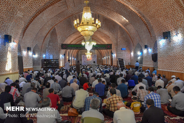 مراسم دعای عرفه در مسجد جامع تبریز