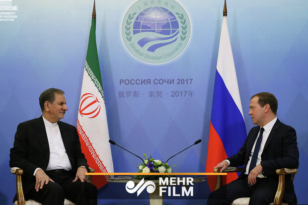 ایران کے نائب صدر کی روسی وزیر اعظم سے ملاقات