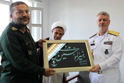 ایرانی بحریہ کے سربراہ کی رضاکار فورس کے سربراہ سے ملاقات