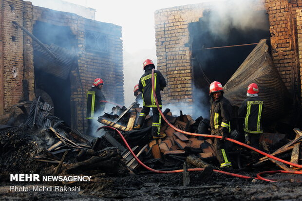 Blaze devours historical bazaar of Qom