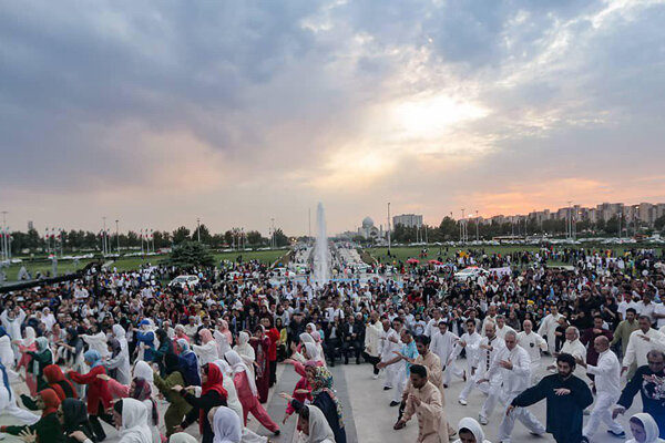 عرض لهواة رياضة الـ " ووشو" في العاصمة الإيرانية طهران