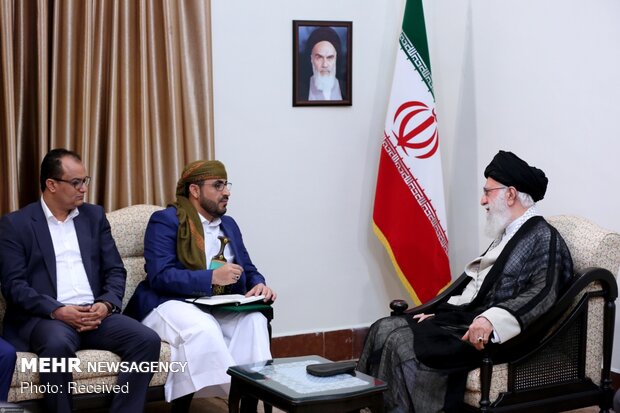 Meeting between Iran’s Leader and Yemeni delegation