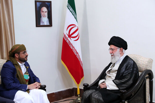 Ansarallah Movement’s spokesman met with Ayatollah Ali Khamenei, Leader of the Islamic Revolution