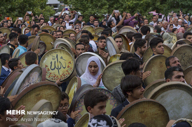 İran'da 'Def Çalma Festivali'