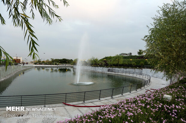 افتتاح بحيرة جديدة بقلب مدينة طهران