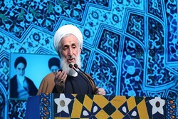 خطيب جمعة طهران : ايران حققت تقدما سريعا في الصناعات الدفاعية