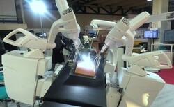 اولین جراحی رباتیک از راه دور با سامانه ایرانی انجام شد/ شکست انحصار آمریکا با تجاری سازی سامانه