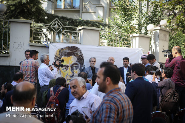 Statue of Iranian actor unveiled in Tehran