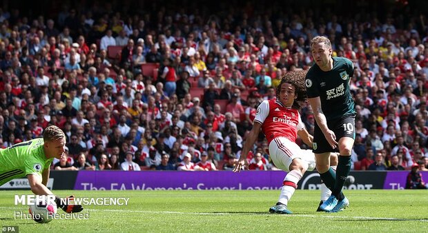 Arsenal-Burnley maçından kareler