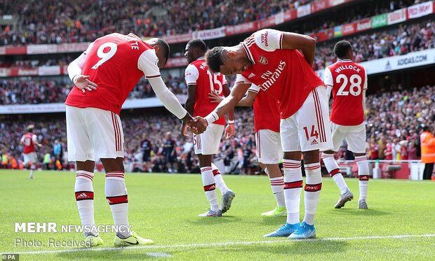 Arsenal-Burnley maçından kareler