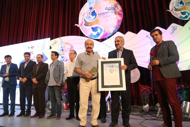 ڕێز لە هونەرمەندی کورد موحەمەد جەلیل عەندەلیبی گیرا