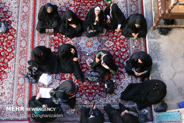 People celebrate Eid al-Ghadir in Yazd