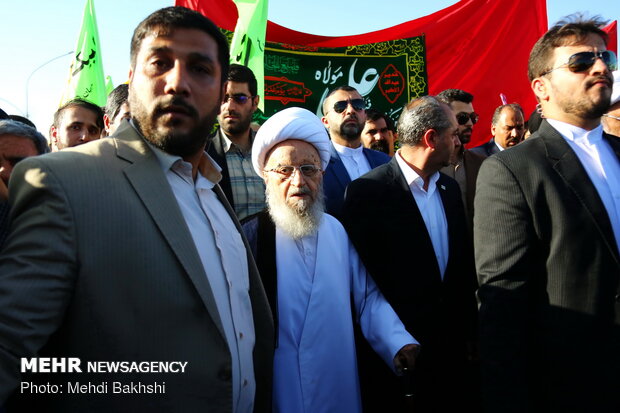 Trekking of people during Eid al-Ghadir in Qom prov.