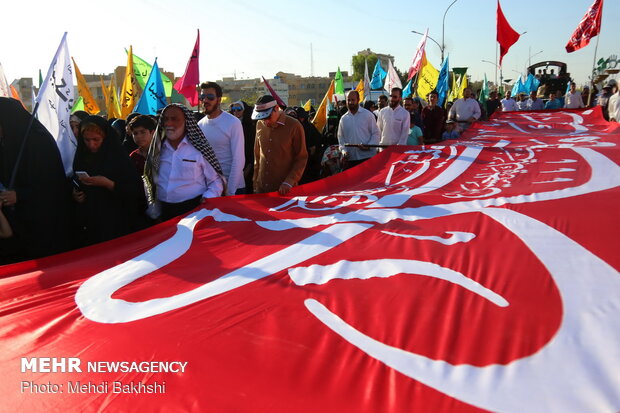 Trekking of people during Eid al-Ghadir in Qom prov.