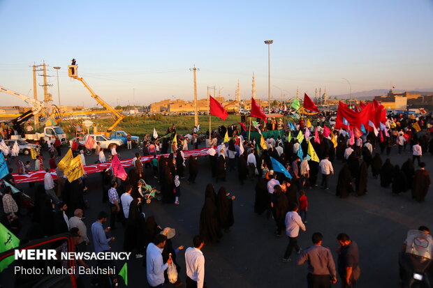 Trekking of people during Eid al-Ghadir in Qom prov.