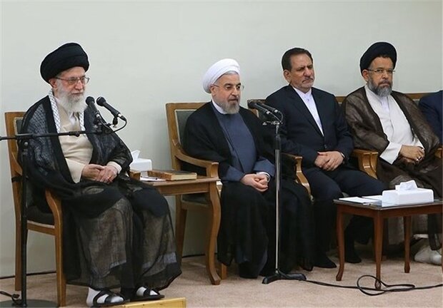 Leader receives Pres. Rouhani, his cabinet