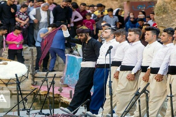 یەکەمین مێهرەجانی میوەی بەهەشتی لە سەراوی داڵاهۆ بەڕێوەچوو