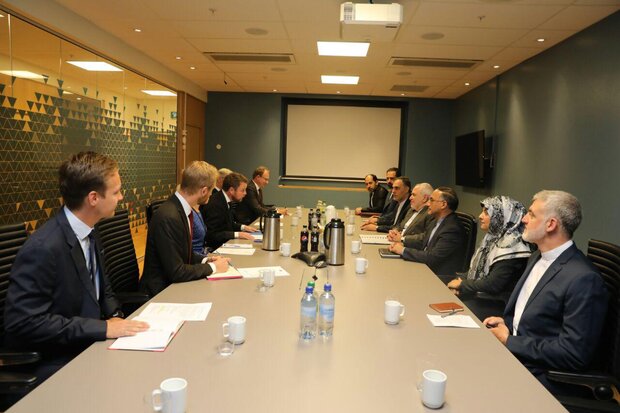 ظریف کی ناورے کے وزیر خارجہ سے ملاقات