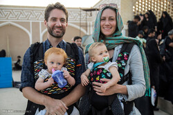 More foreign tourists spectate religious rituals while in Yazd