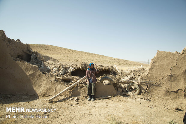تنها در روستا