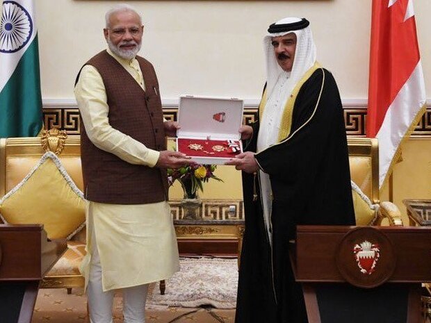 بحرین نے بھی وزیر اعظم مودی کو بہترین اعزاز اور ایوارڈ عطا کردیا