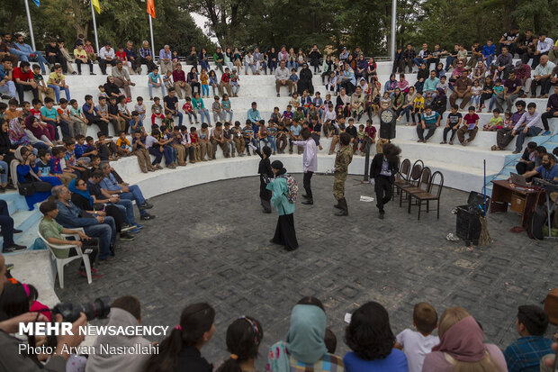 چهاردهمین جشنواره تئاتر خیابانی مریوان